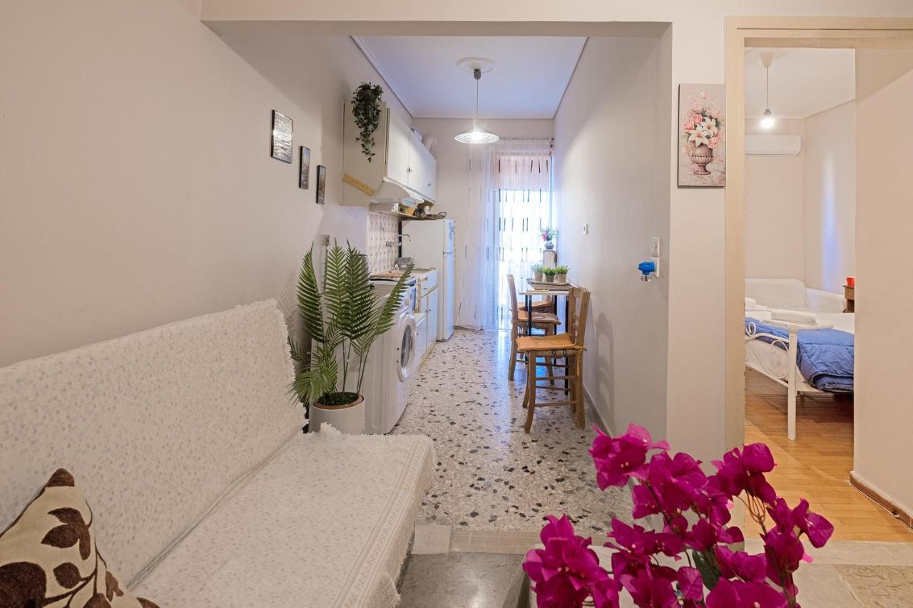 Serenity & Cozy Apartment Kalamata Bagian luar foto
