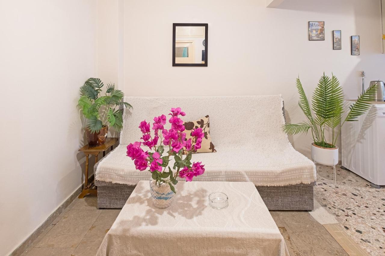 Serenity & Cozy Apartment Kalamata Bagian luar foto